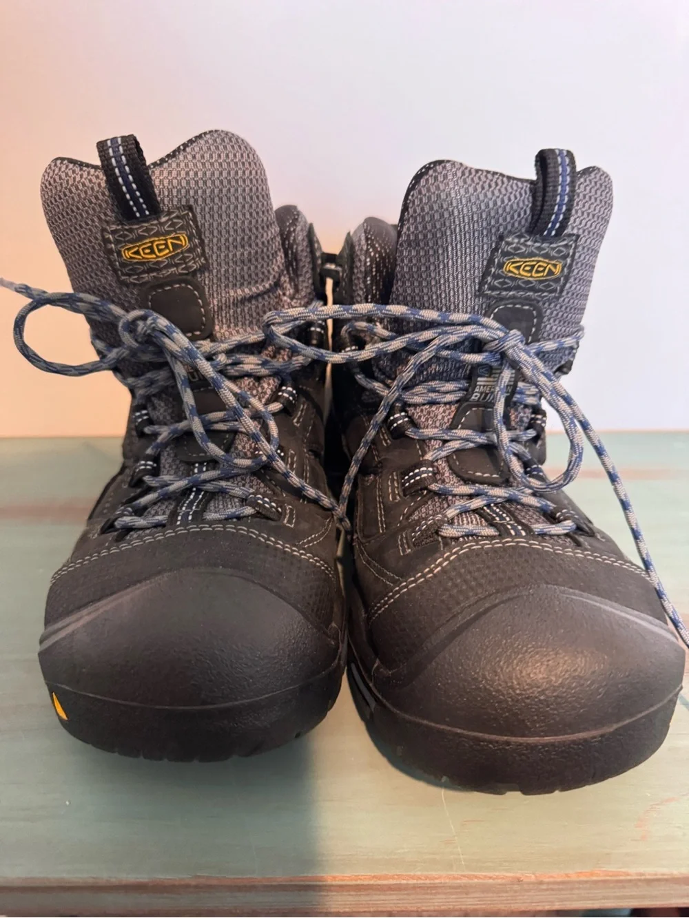 KEEN Like New Excellent Condition Utility Braddock Low Sz 8.5 Work Boots 1014605